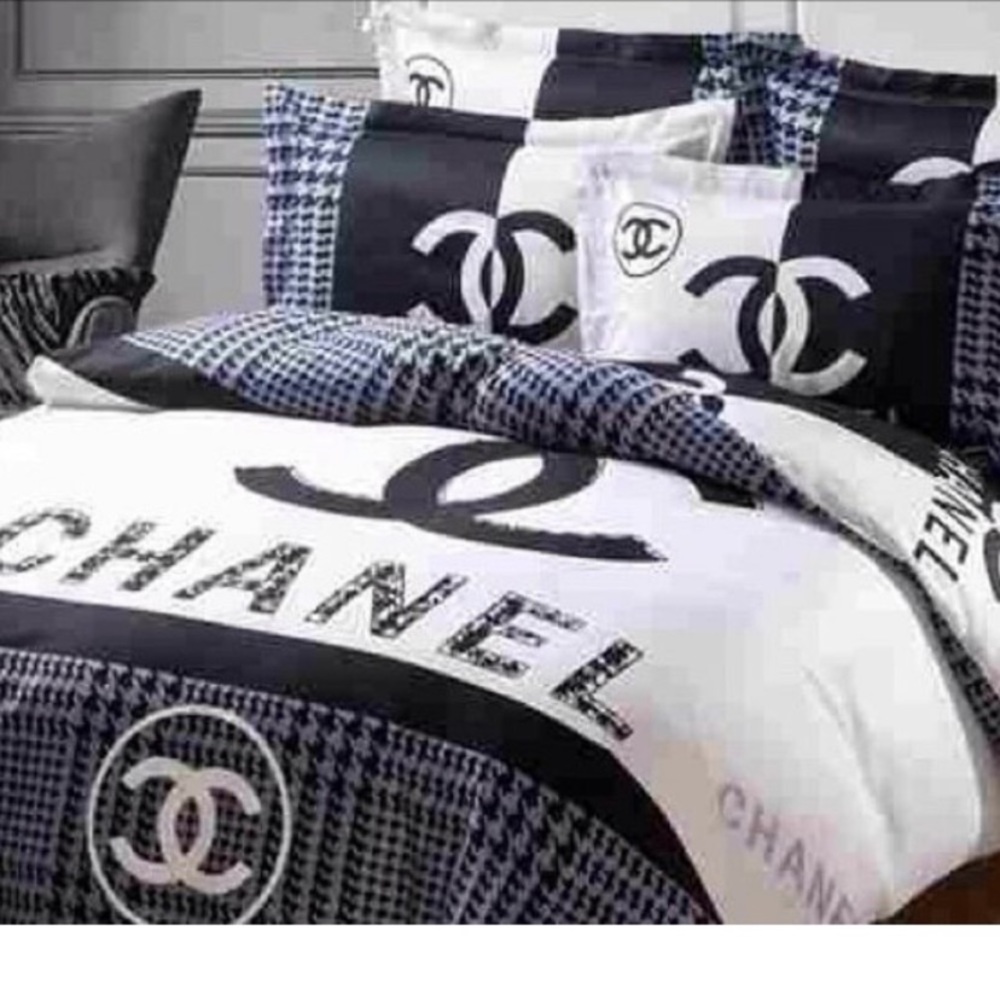 Queen duvet set
